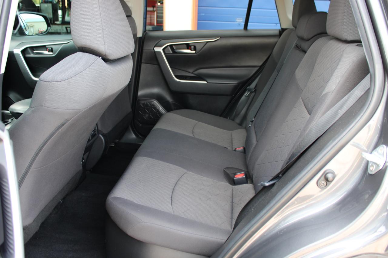 Toyota RAV4 Hybrid XLE 2021