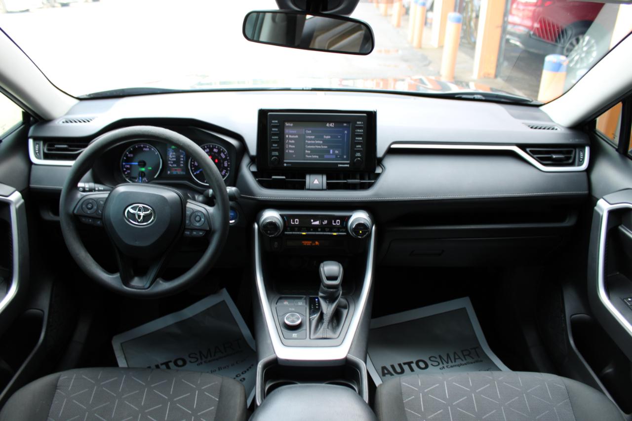 Toyota RAV4 Hybrid XLE 2021