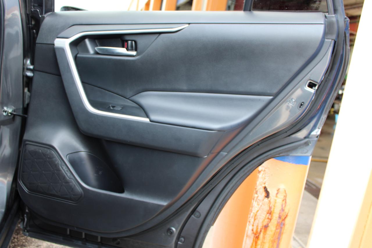 Toyota RAV4 Hybrid XLE 2021