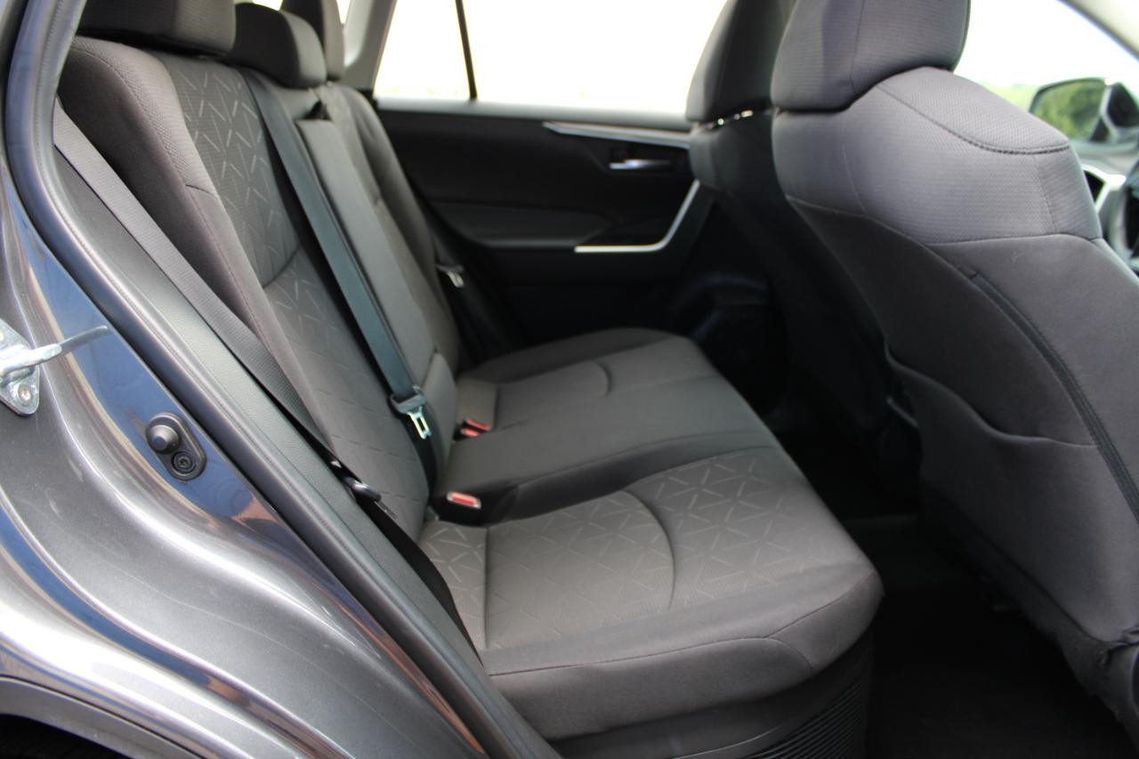 Toyota RAV4 Hybrid XLE 2021
