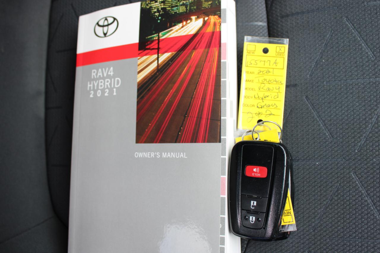 Toyota RAV4 Hybrid XLE 2021