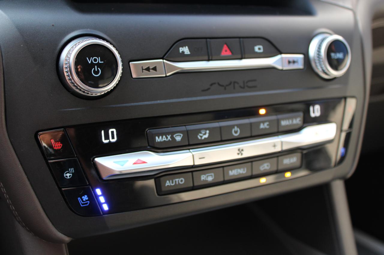 Ford Explorer Platinum 2020