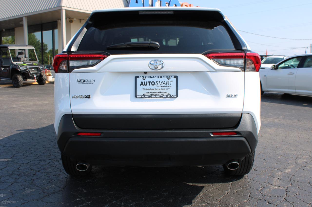 Toyota RAV4 XLE 2025