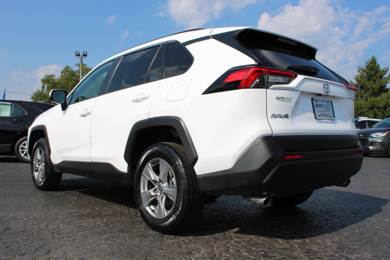 Toyota RAV4 XLE 2025
