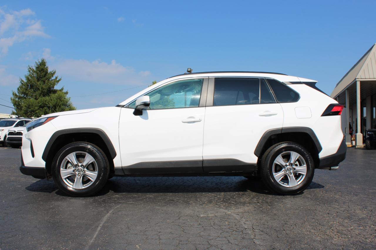 Toyota RAV4 XLE 2025