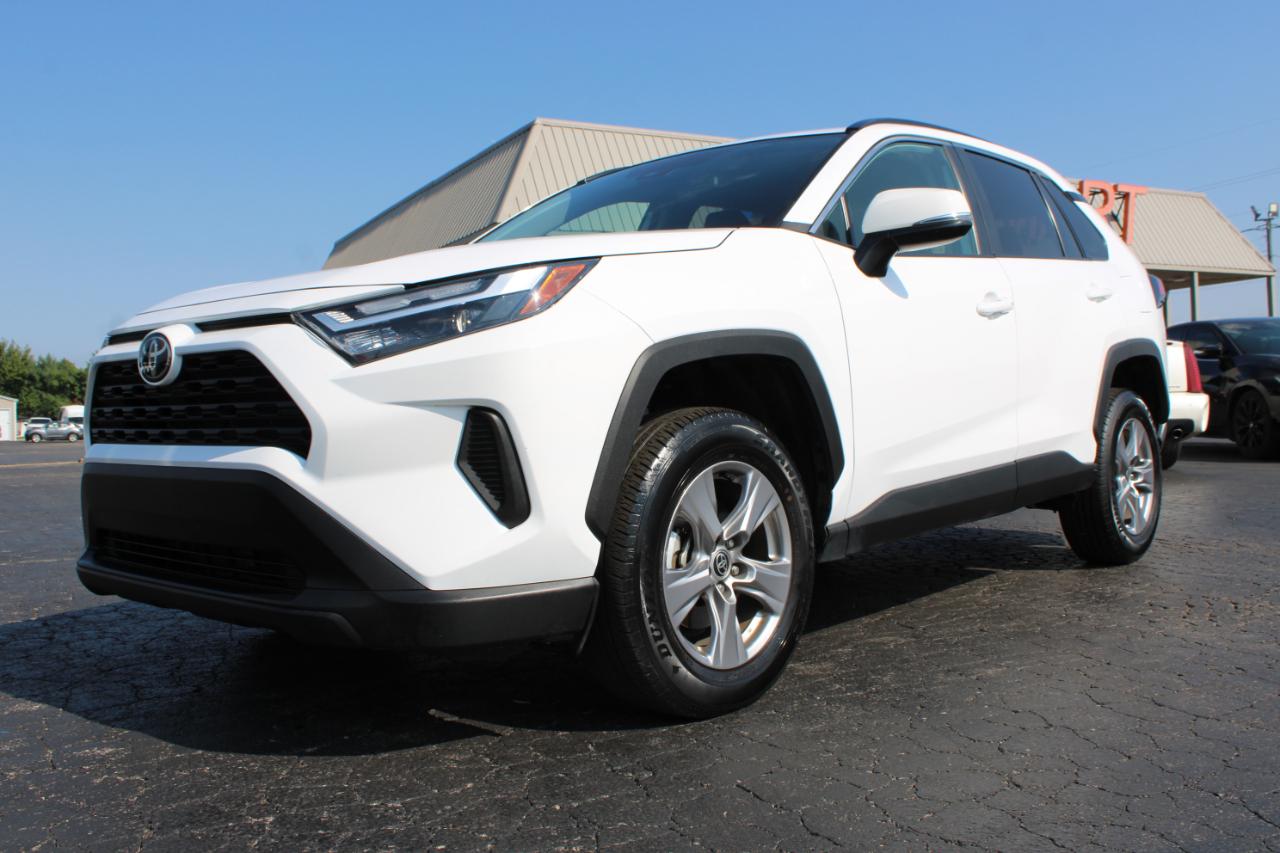 Toyota RAV4 XLE 2025