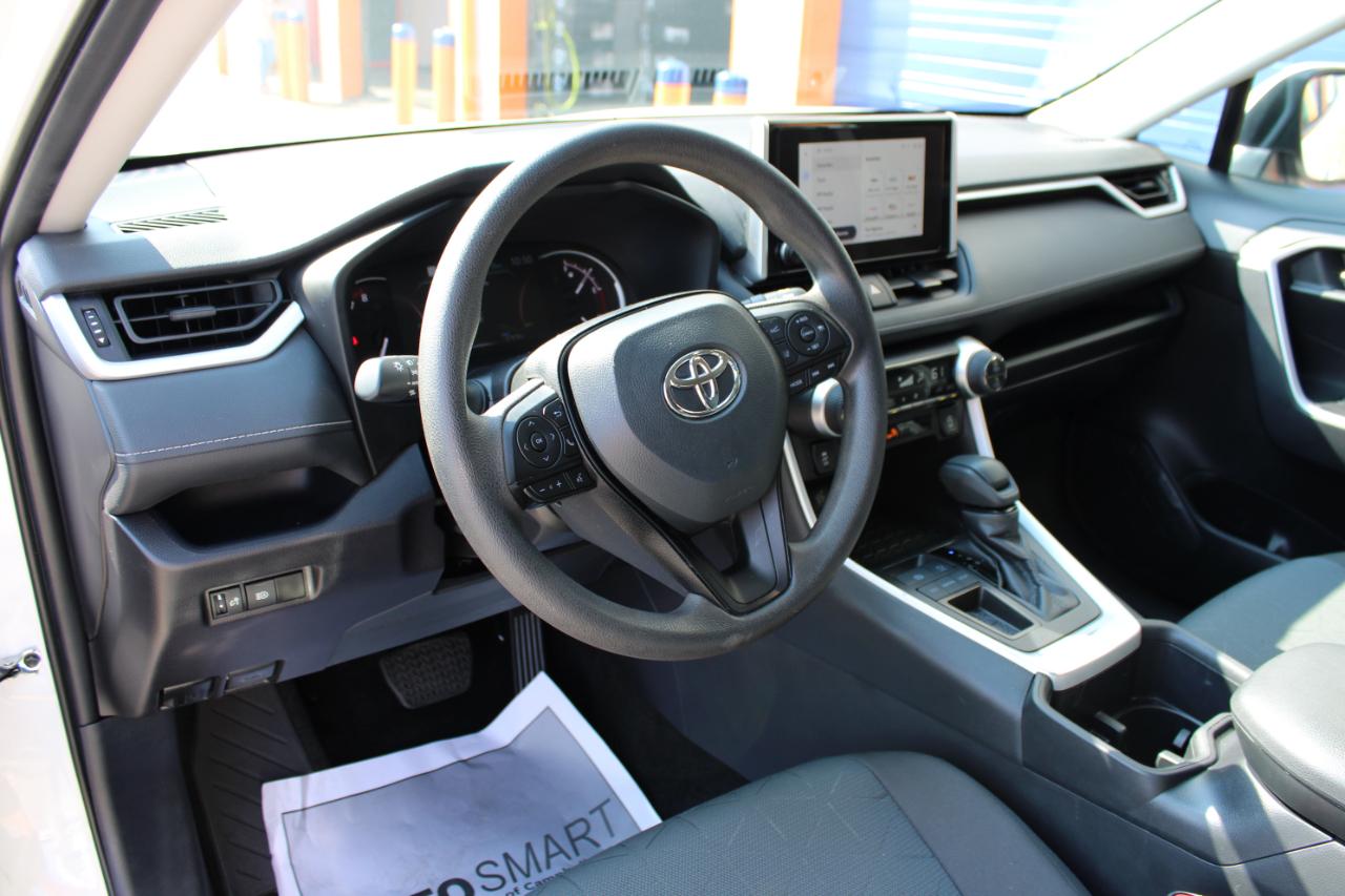 Toyota RAV4 XLE 2025