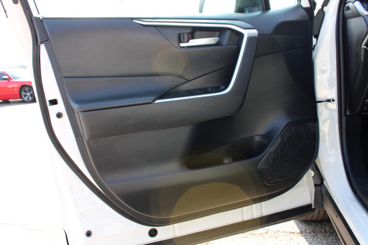 Toyota RAV4 XLE 2025