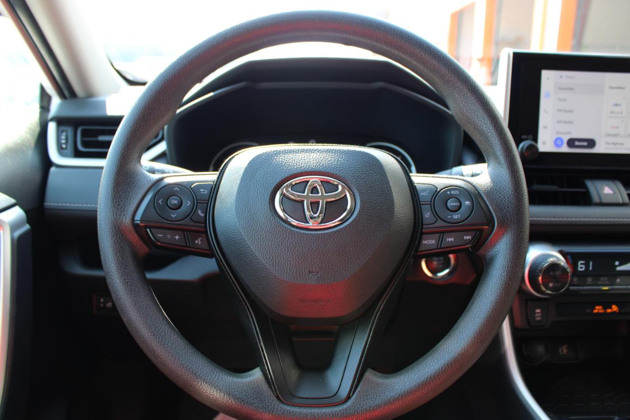 Toyota RAV4 XLE 2025
