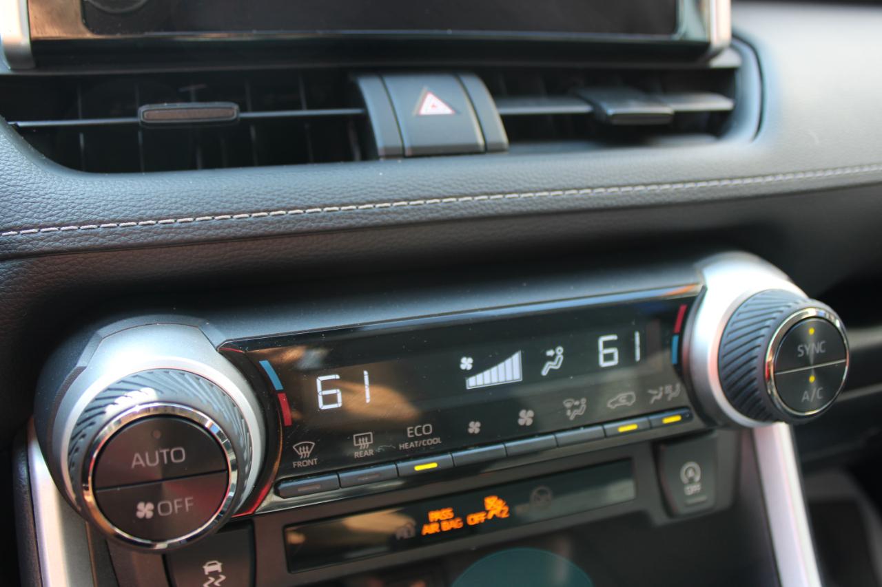 Toyota RAV4 XLE 2025