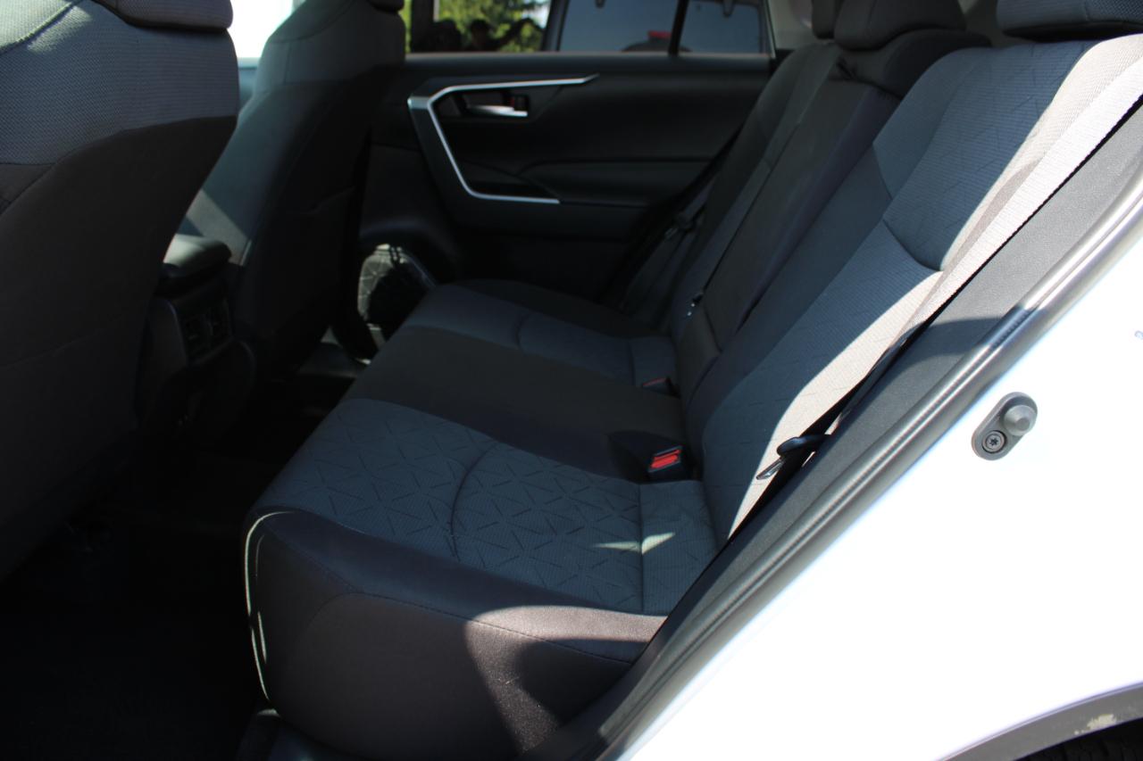 Toyota RAV4 XLE 2025