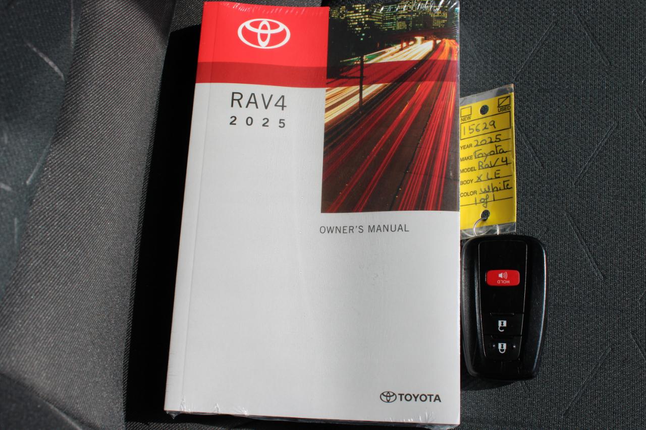 Toyota RAV4 XLE 2025