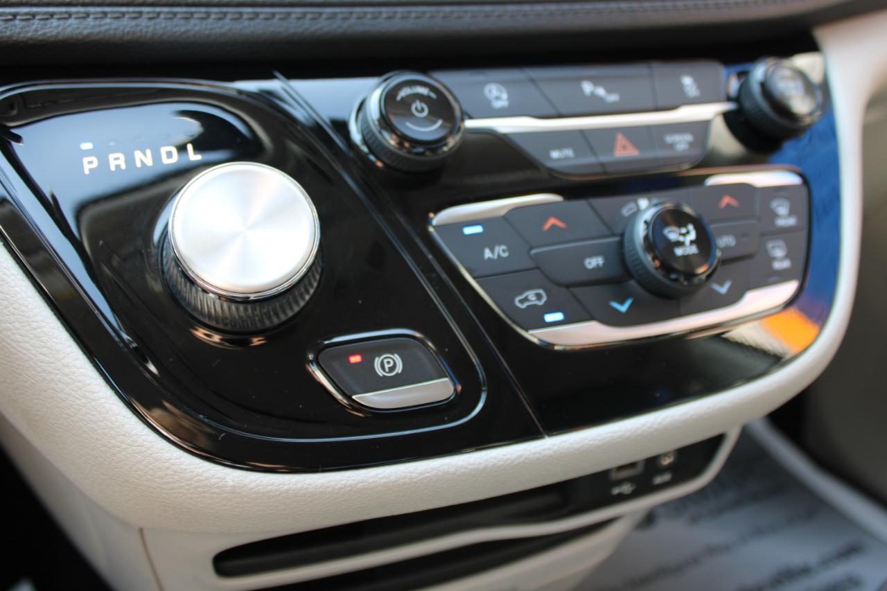 Chrysler Pacifica Limited 2019