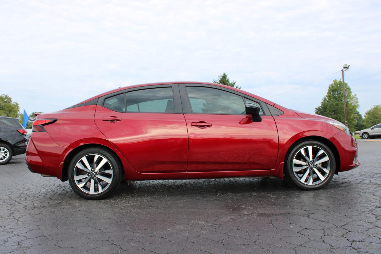 Nissan Versa SR 2021
