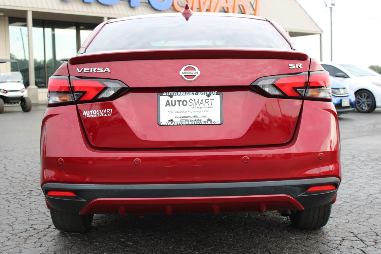 Nissan Versa SR 2021