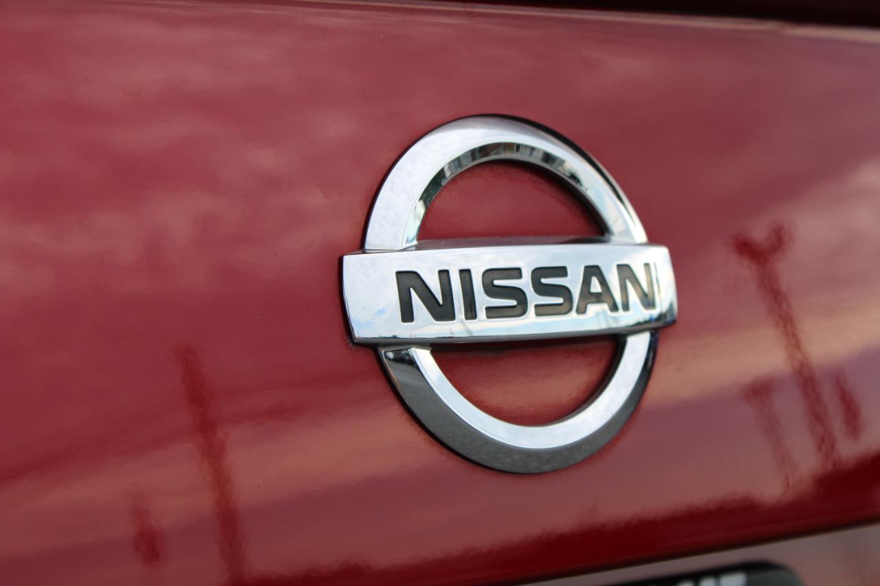 Nissan Versa SR 2021