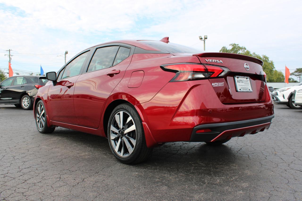 Nissan Versa SR 2021