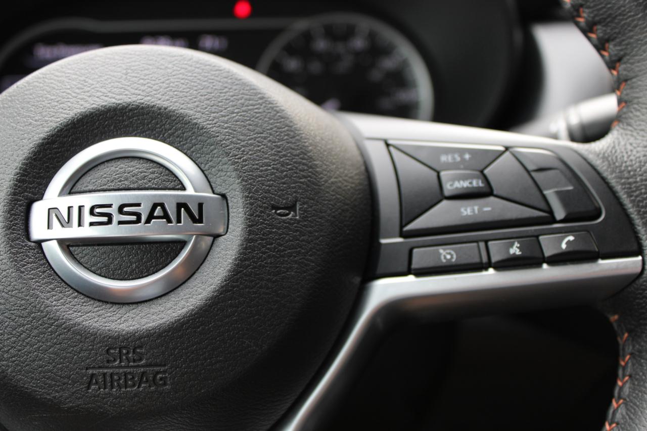 Nissan Versa SR 2021