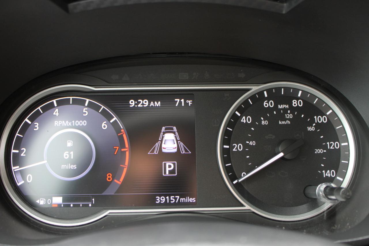 Nissan Versa SR 2021