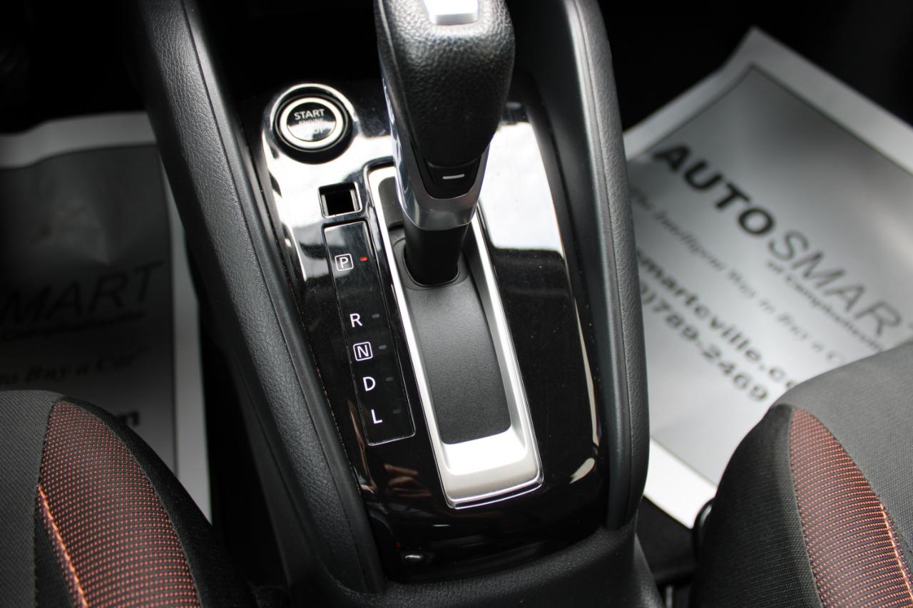 Nissan Versa SR 2021