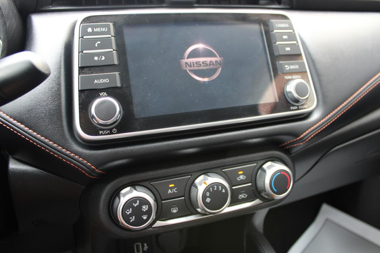 Nissan Versa SR 2021