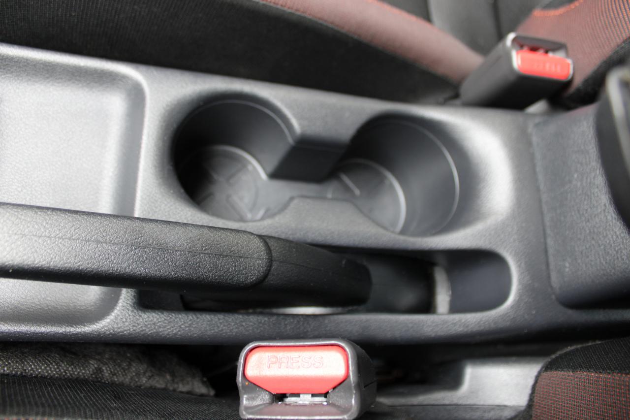 Nissan Versa SR 2021