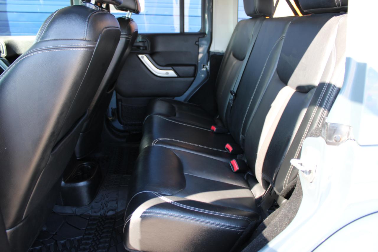 Jeep Wrangler Unlimited Sahara 2015