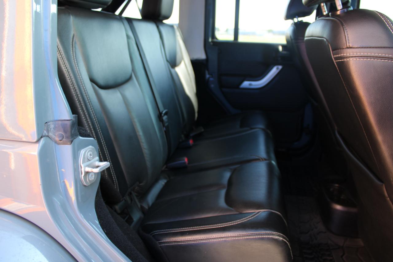 Jeep Wrangler Unlimited Sahara 2015