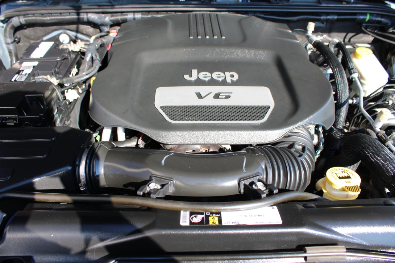 Jeep Wrangler Unlimited Sahara 2015