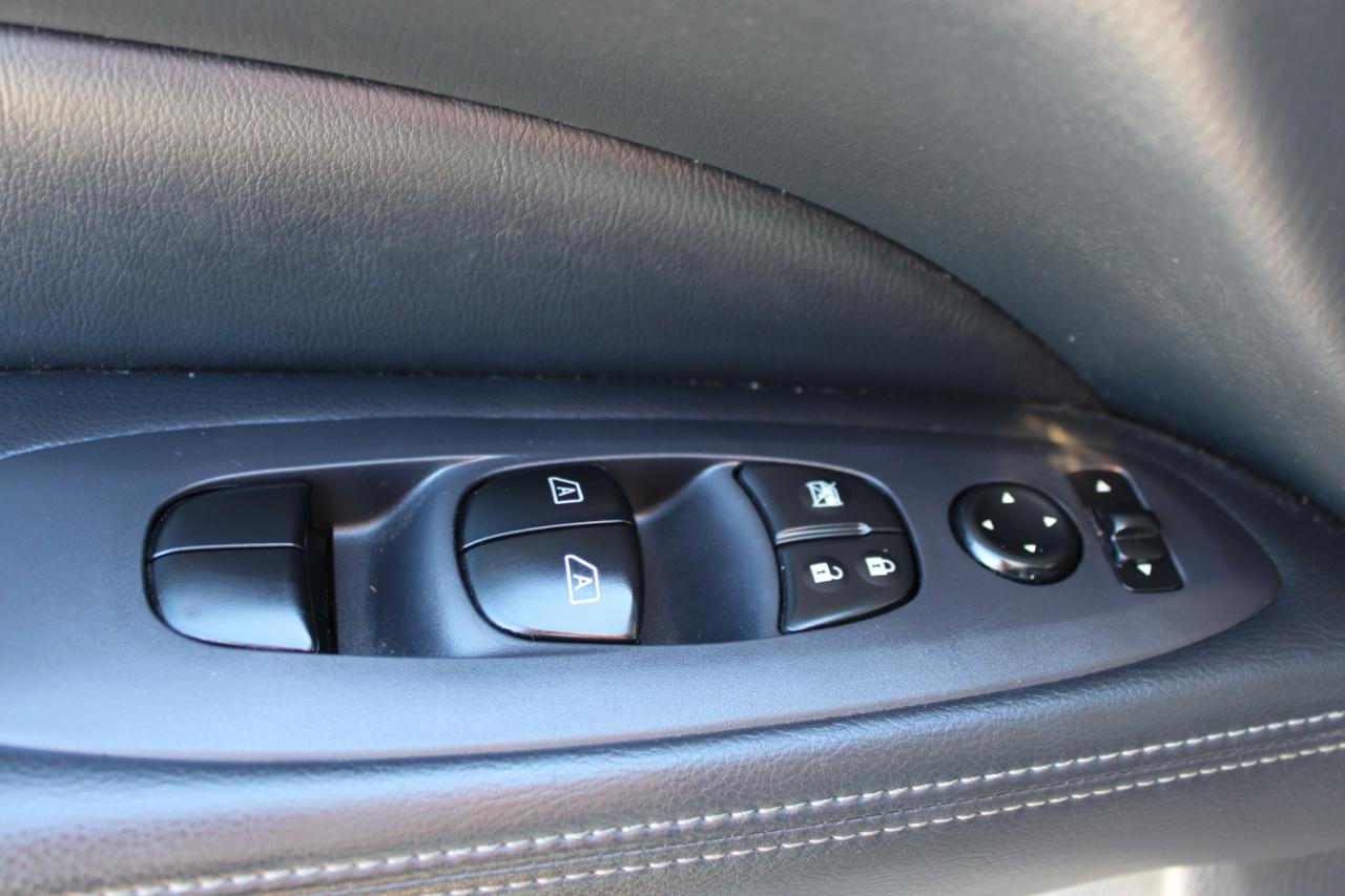 Nissan Pathfinder SL 2013
