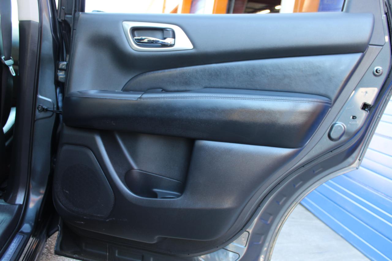 Nissan Pathfinder SL 2013
