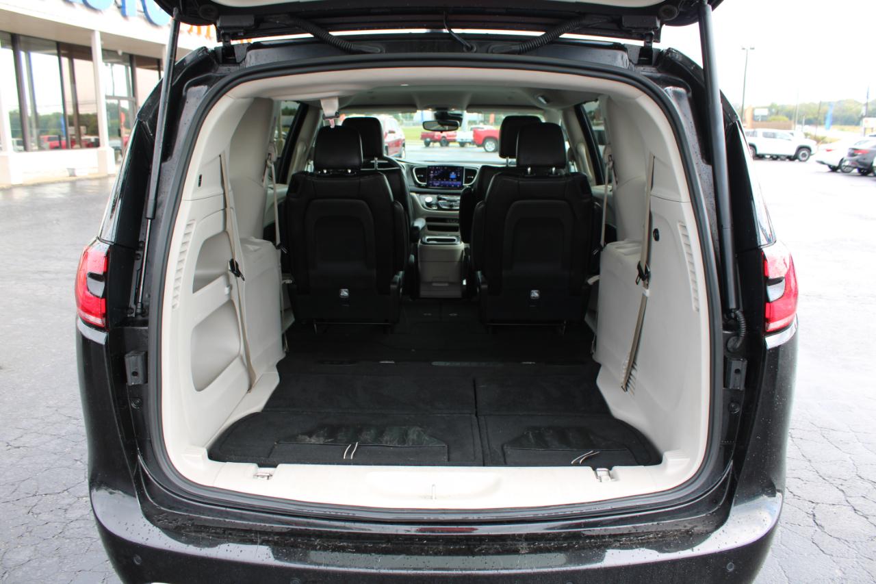 Chrysler Pacifica Touring L 2023