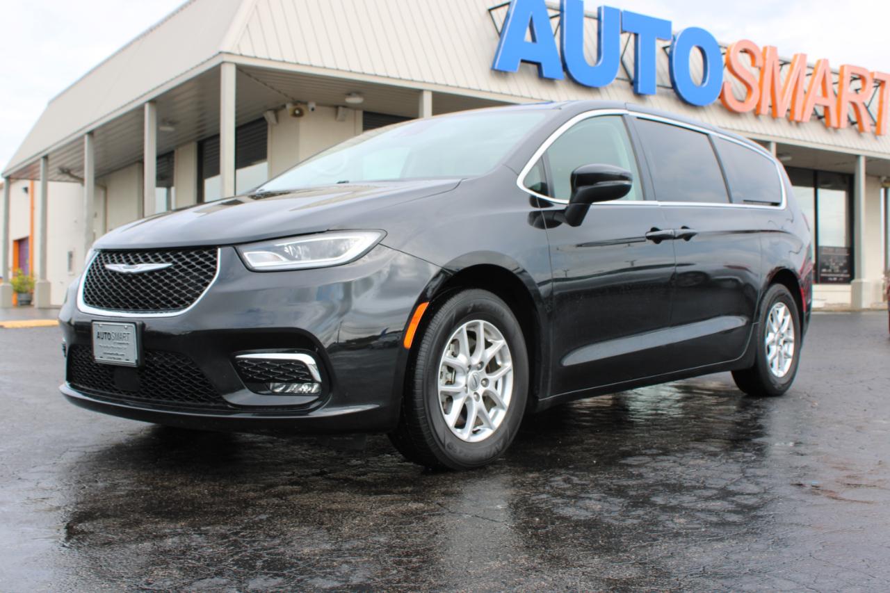 Chrysler Pacifica Touring L 2023