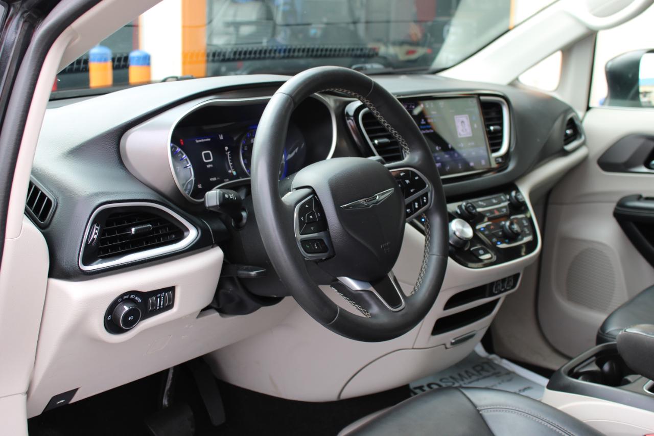 Chrysler Pacifica Touring L 2023