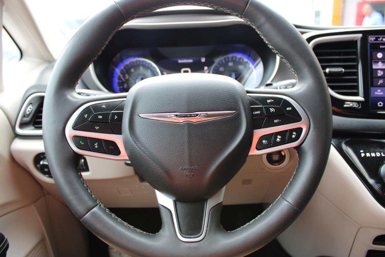 Chrysler Pacifica Touring L 2023