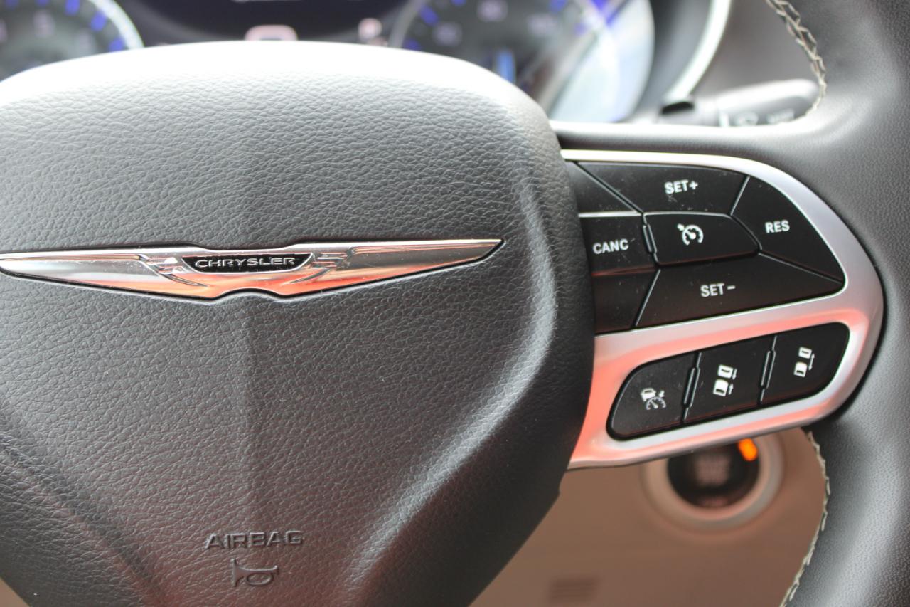 Chrysler Pacifica Touring L 2023