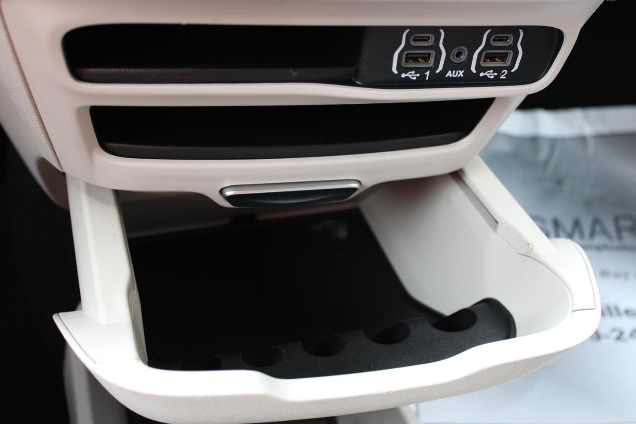 Chrysler Pacifica Touring L 2023