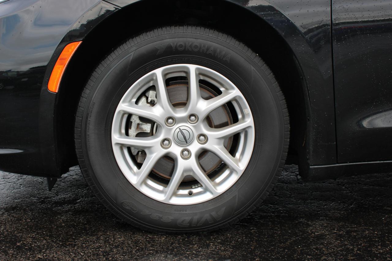 Chrysler Pacifica Touring L 2023