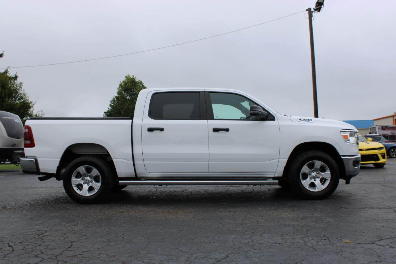 RAM 1500 Big Horn Crew Cab SWB 4WD 2023