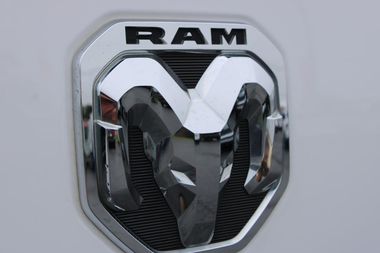 RAM 1500 Big Horn Crew Cab SWB 4WD 2023