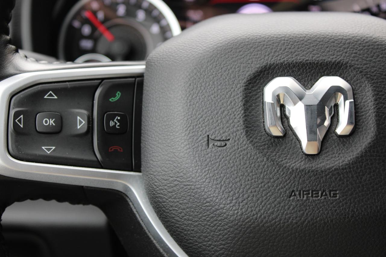 RAM 1500 Big Horn Crew Cab SWB 4WD 2023