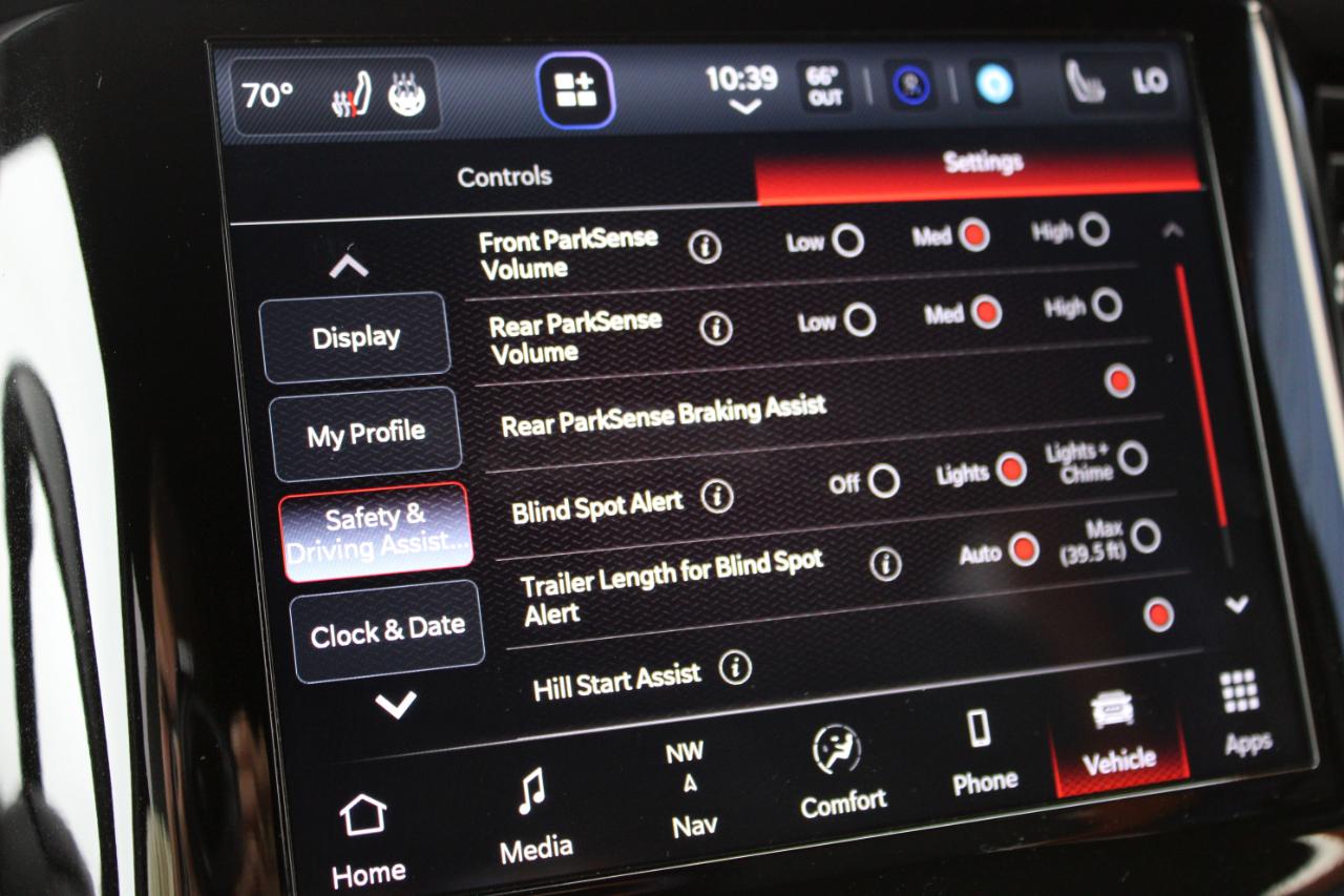 RAM 1500 Big Horn Crew Cab SWB 4WD 2023