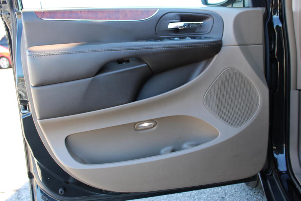 Chrysler Town & Country Touring-L 2015