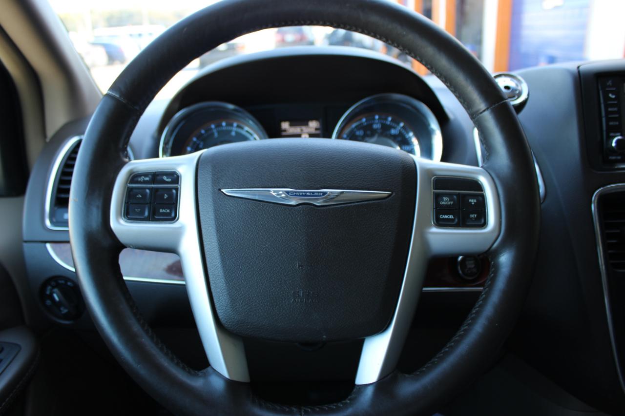 Chrysler Town & Country Touring-L 2015