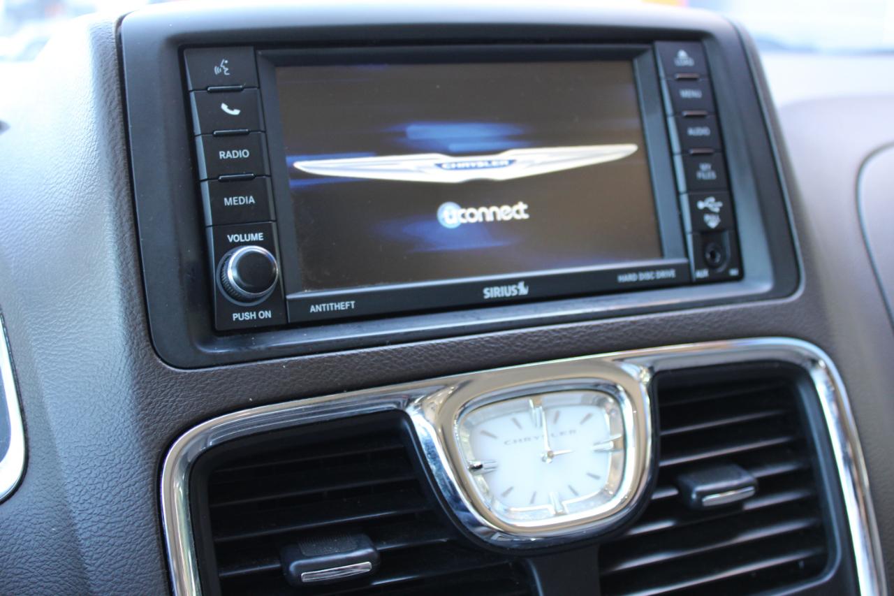 Chrysler Town & Country Touring-L 2015