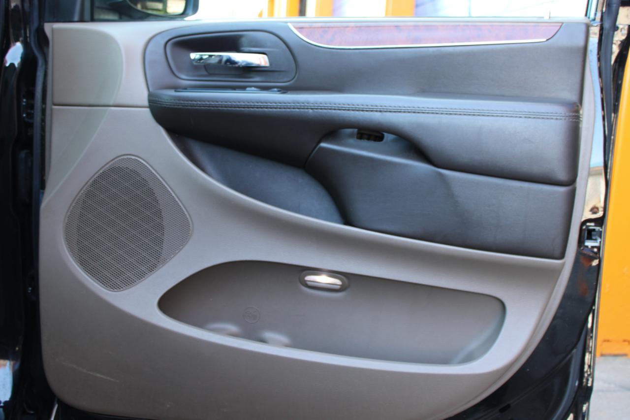 Chrysler Town & Country Touring-L 2015