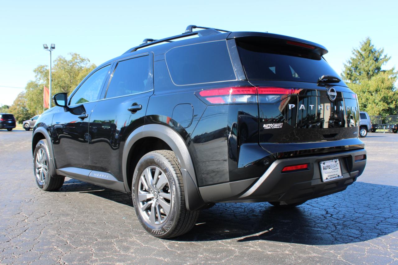 Nissan Pathfinder SV 2025