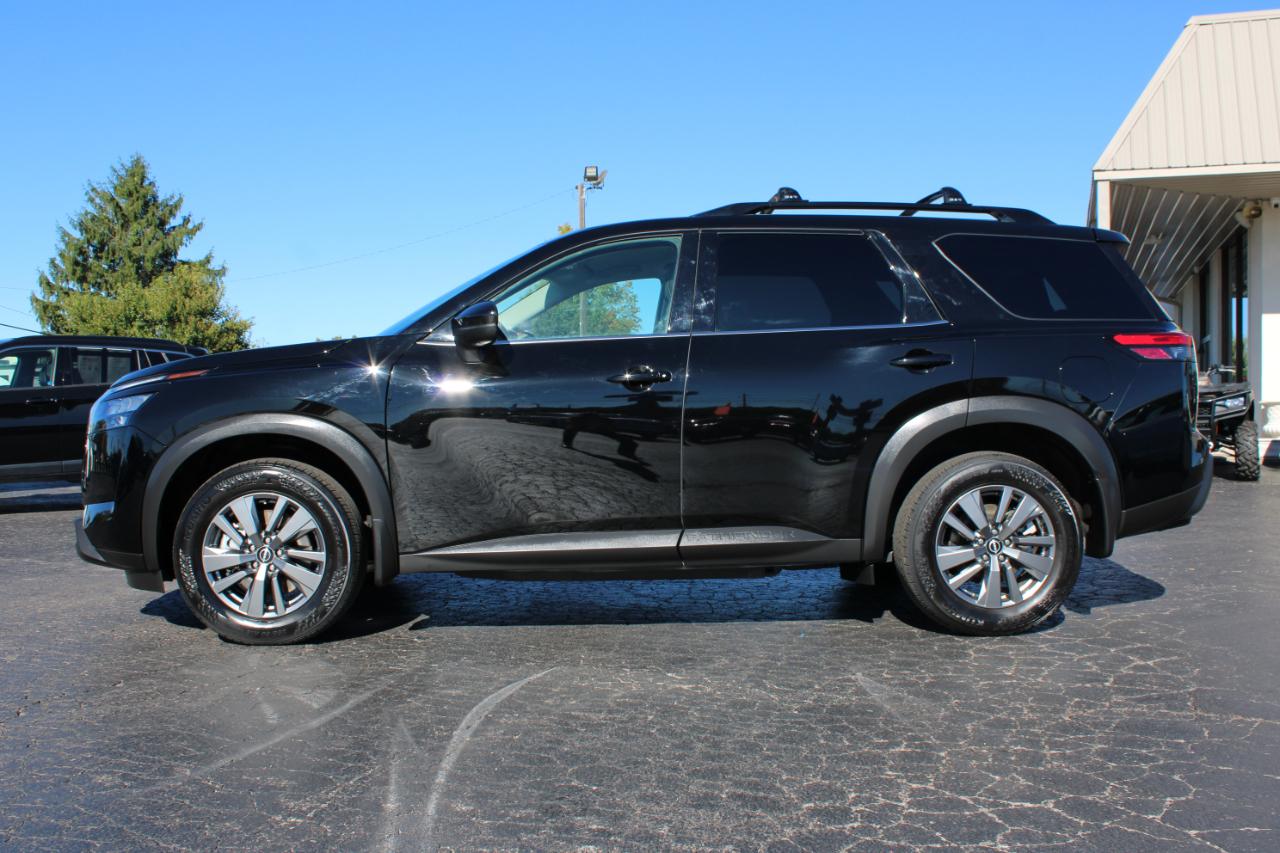 Nissan Pathfinder SV 2025