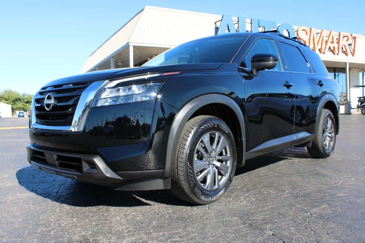 Nissan Pathfinder SV 2025