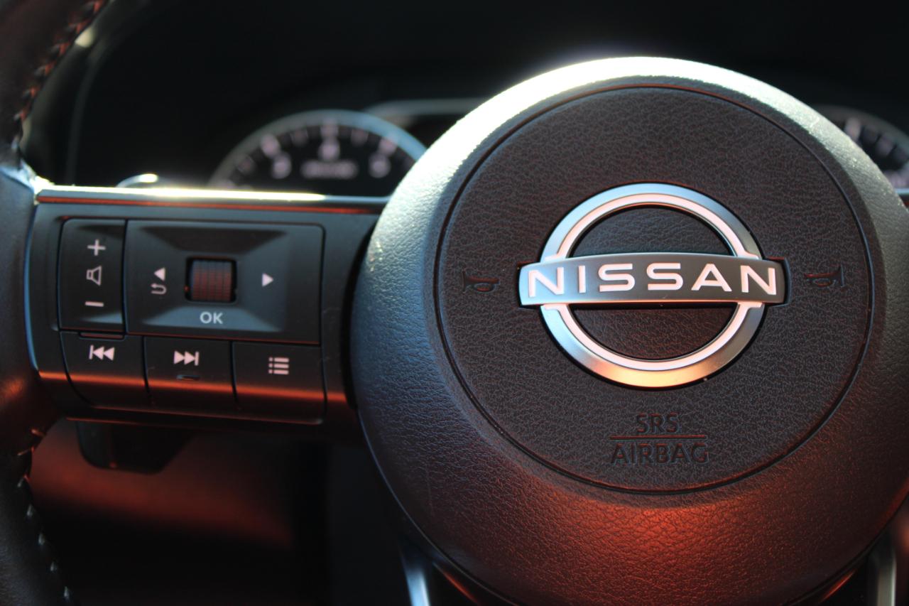 Nissan Pathfinder SV 2025